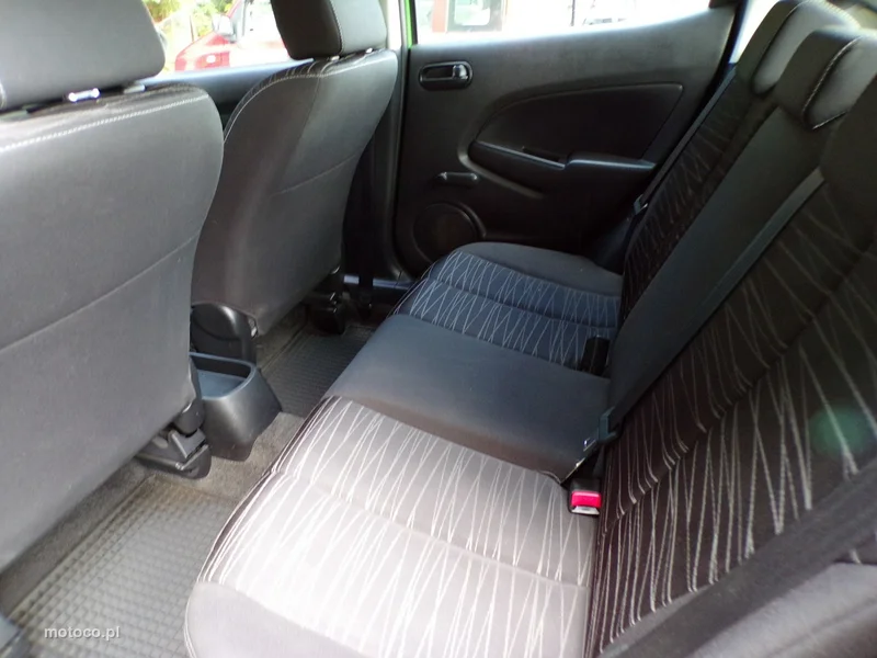 Mazda 2 26