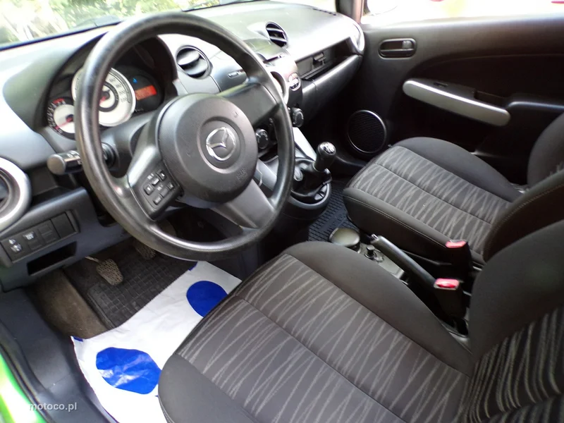 Mazda 2 29