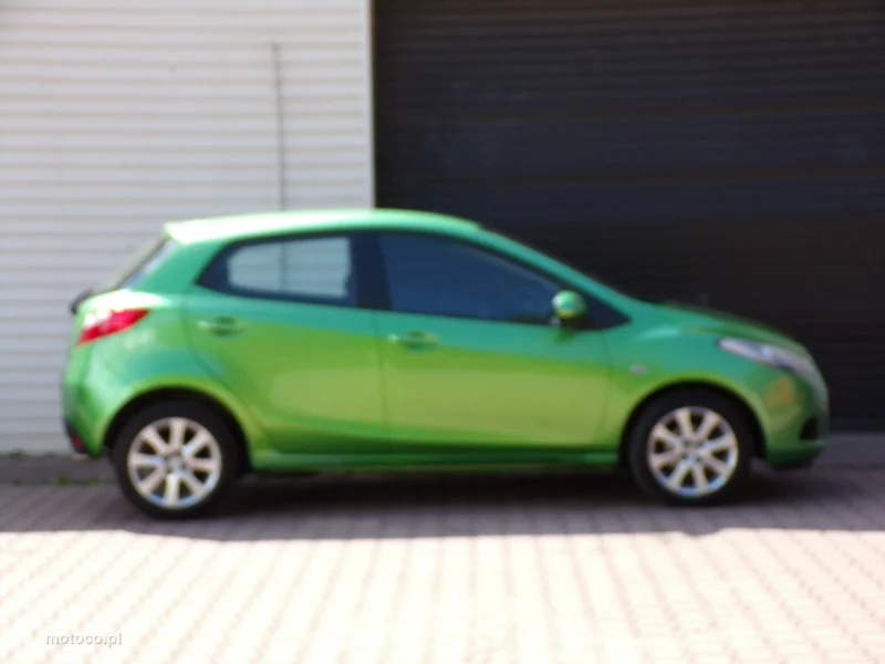 Mazda 2 4