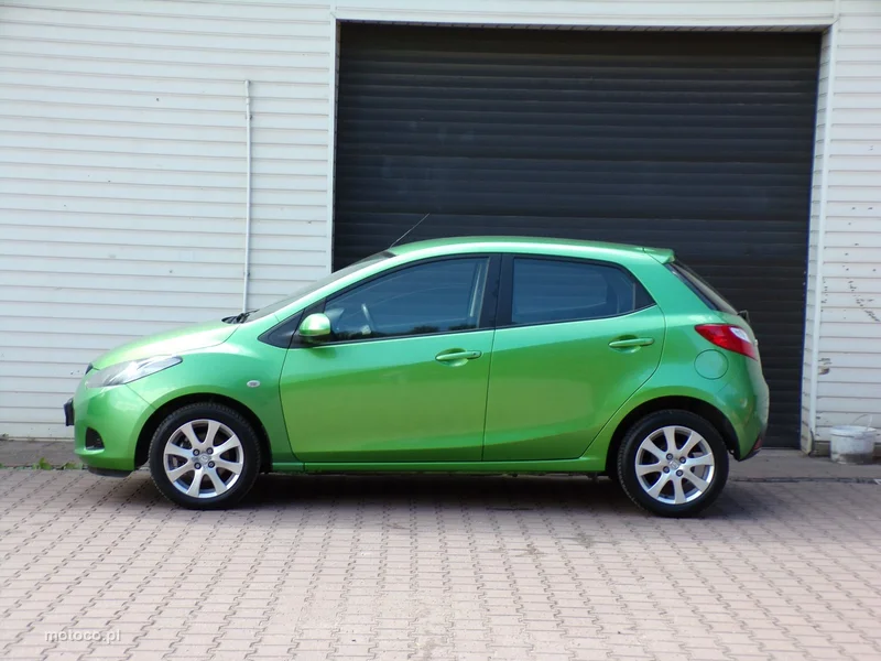 Mazda 2 10