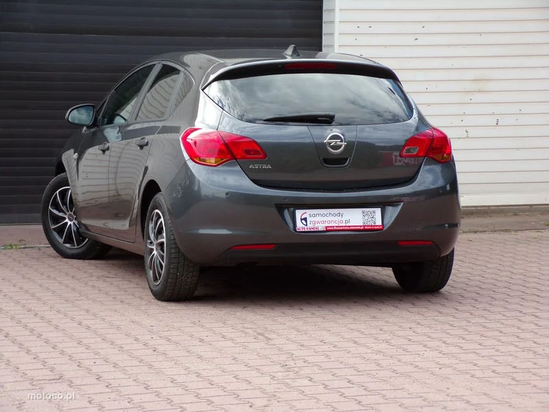 Opel Astra J 12