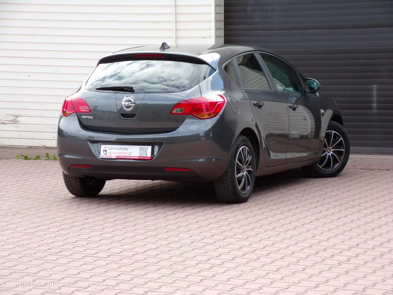 Opel Astra J 15