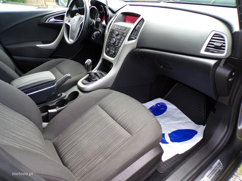 Opel Astra J 19