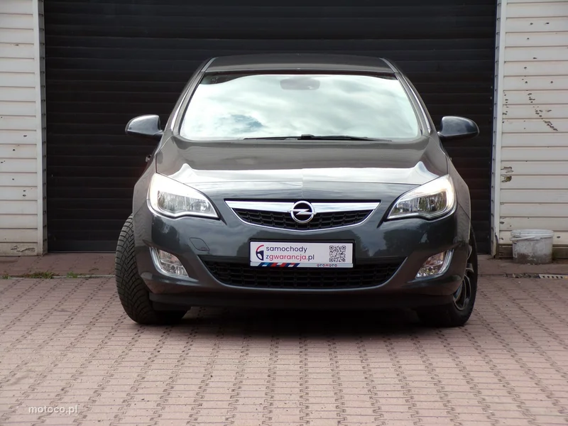 Opel Astra J 6