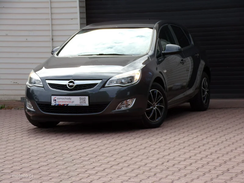 Opel Astra J 8