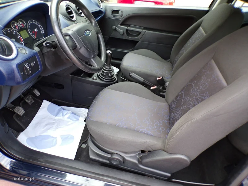 Ford Fiesta V 18