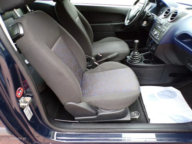 Ford Fiesta V 21