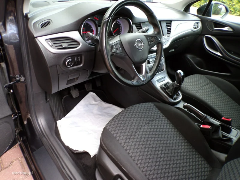 Opel Astra K 32