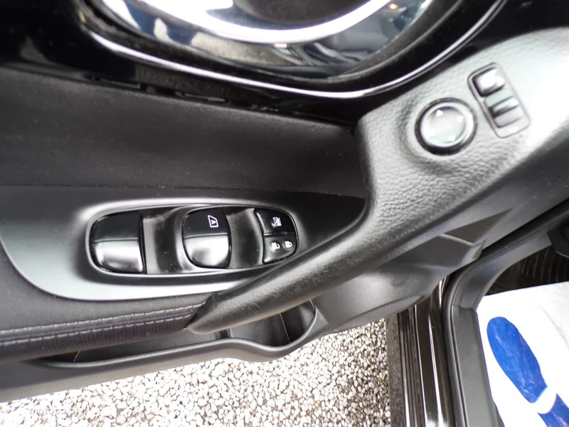 Nissan Qashqai 24