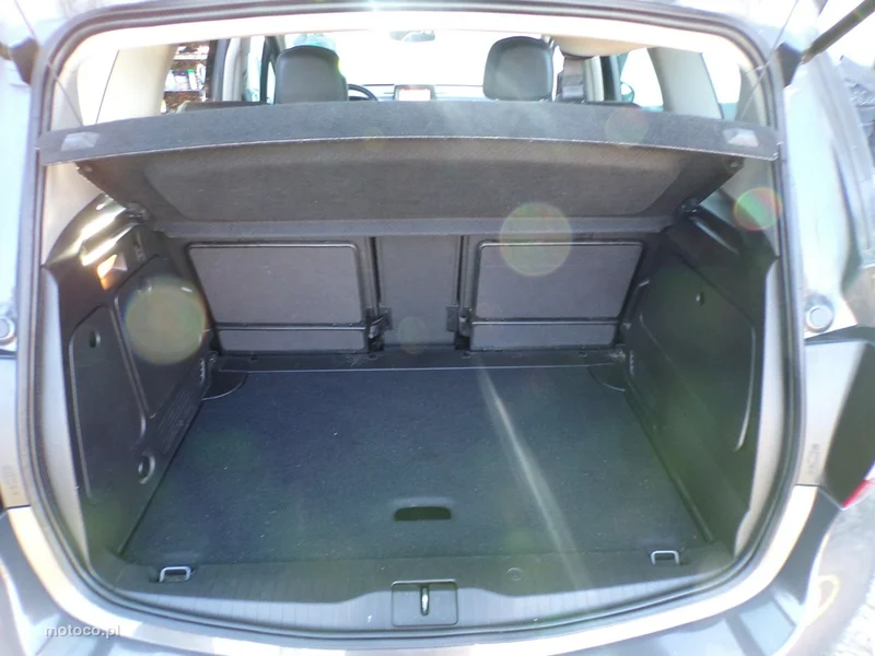 Opel Meriva B 24