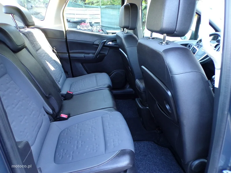 Opel Meriva B 28