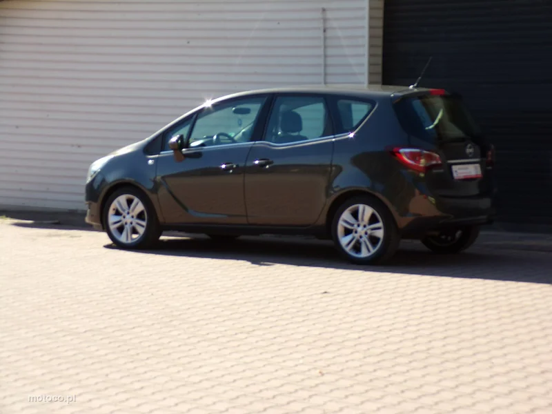 Opel Meriva B 10