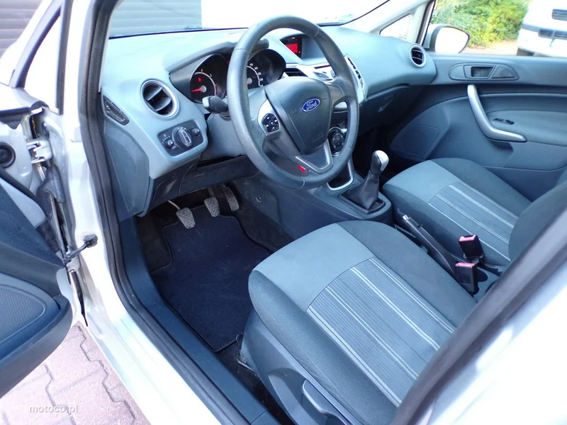 Ford Fiesta VI 17
