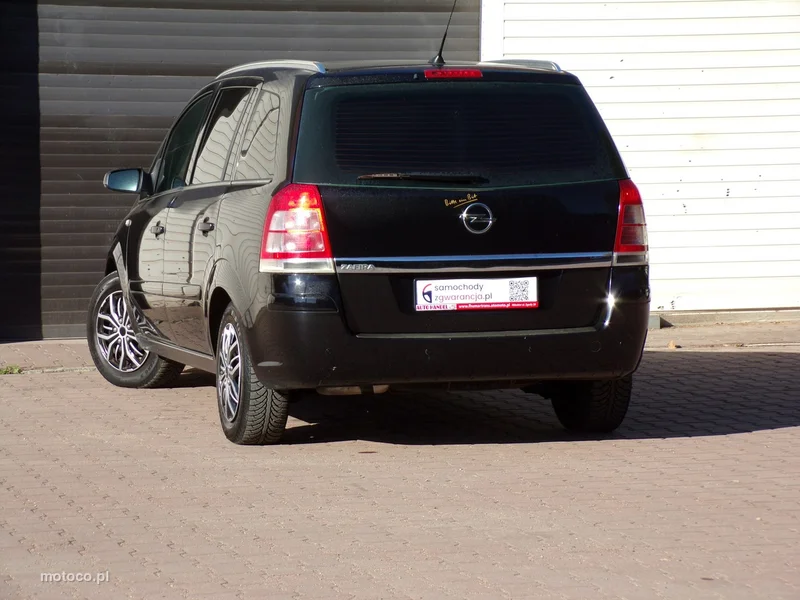 Opel Zafira B 12