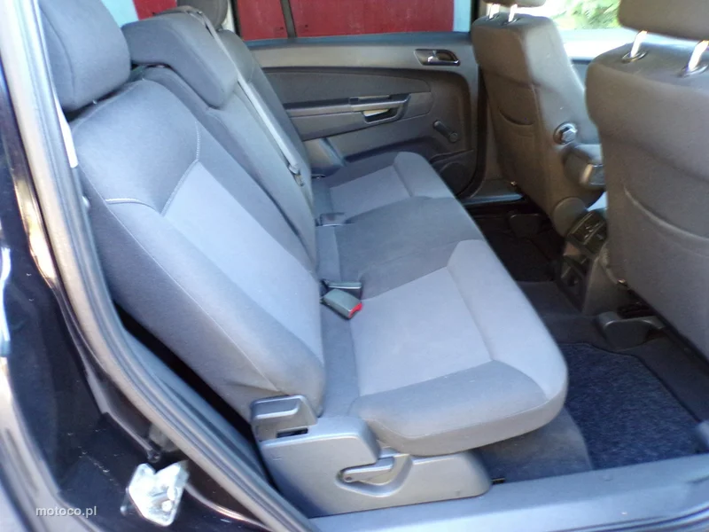 Opel Zafira B 26
