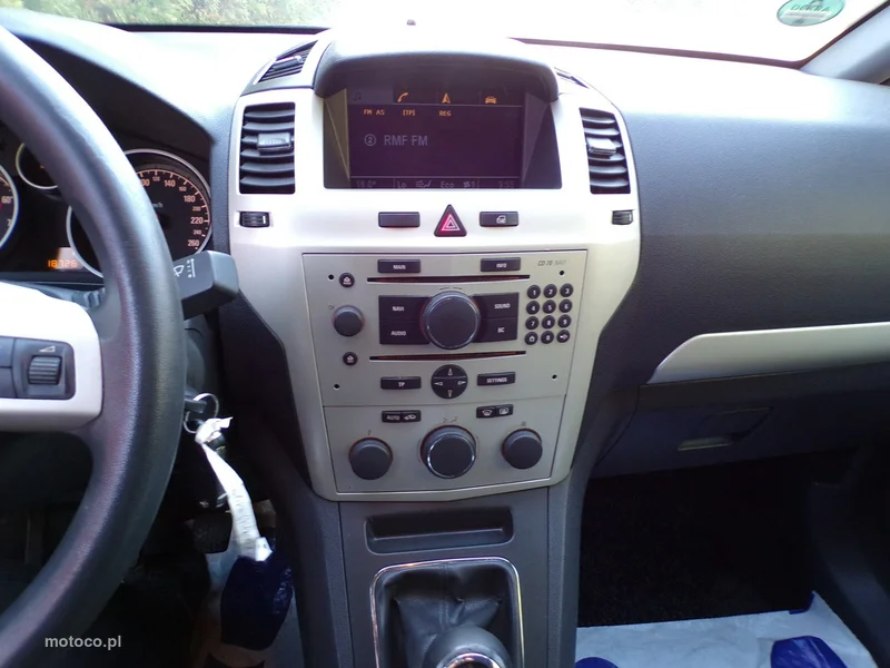 Opel Zafira B 28