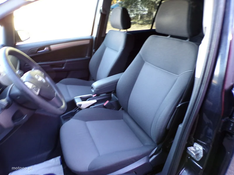 Opel Zafira B 31