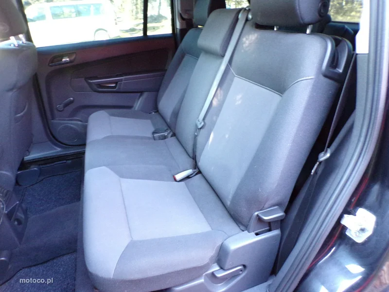 Opel Zafira B 34