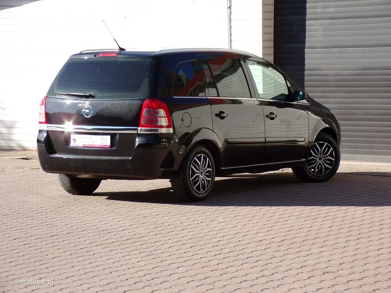 Opel Zafira B 9