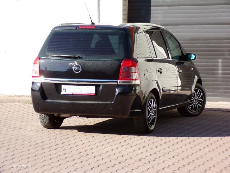 Opel Zafira B 10