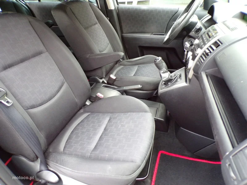 Mazda 5 24