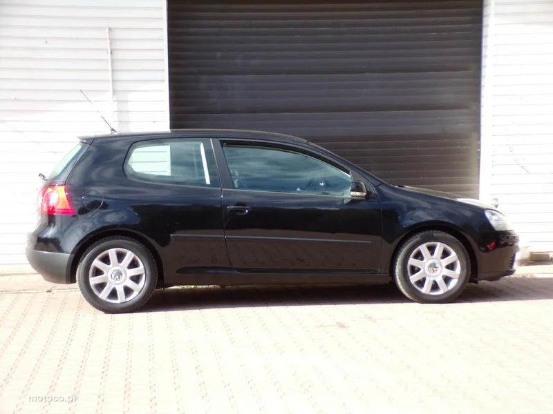 Volkswagen Golf V 12