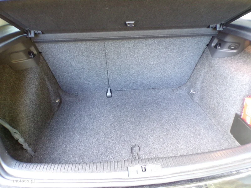 Volkswagen Golf V 26