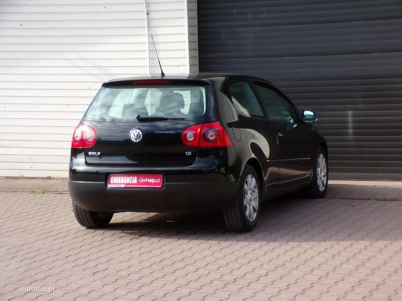 Volkswagen Golf V 9