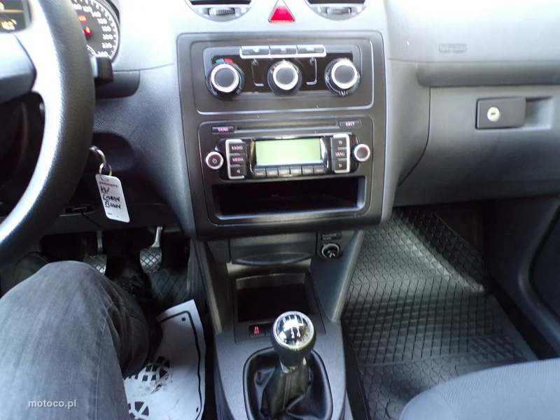 Volkswagen Caddy III 18