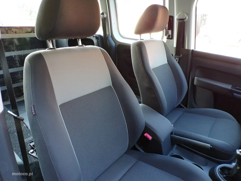 Volkswagen Caddy III 27