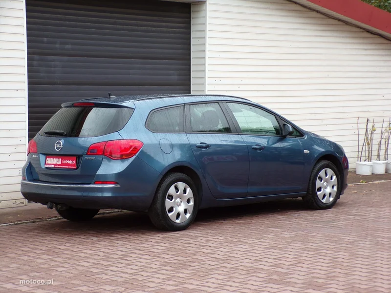 Opel Astra J 11