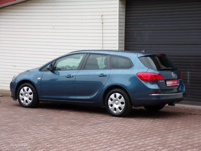Opel Astra J 16