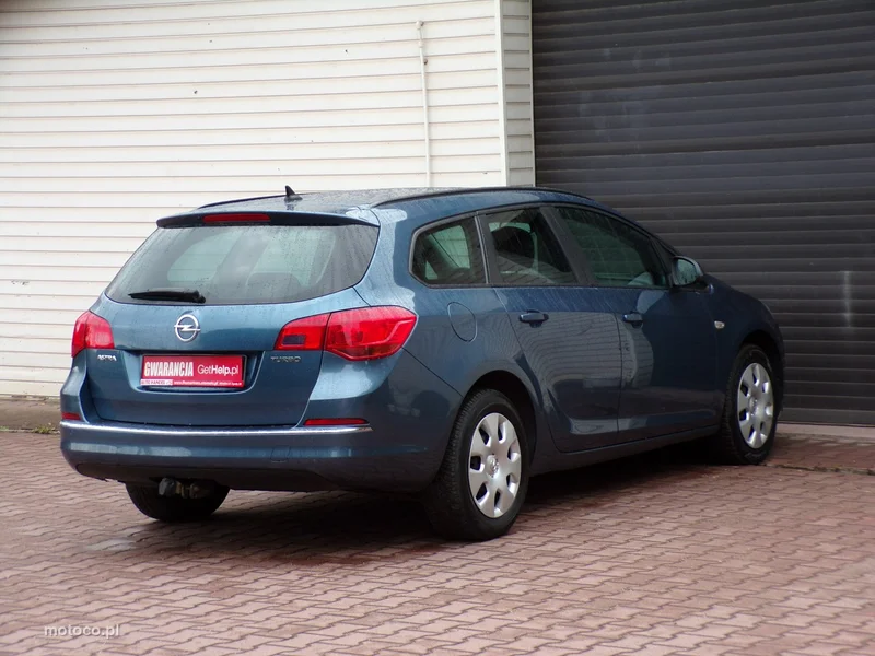 Opel Astra J 6