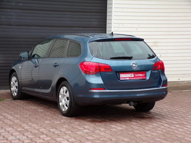 Opel Astra J 9