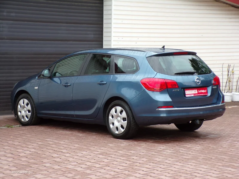 Opel Astra J 10