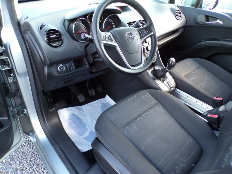 Opel Meriva B 17
