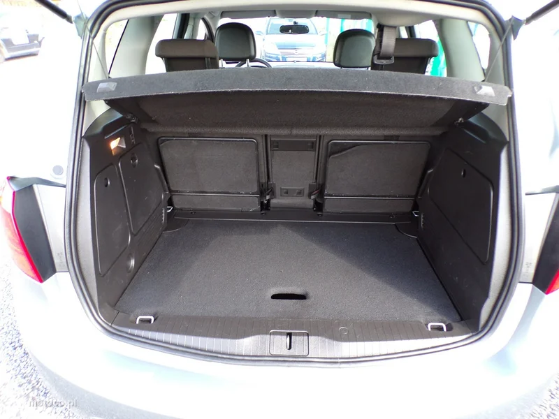 Opel Meriva B 28