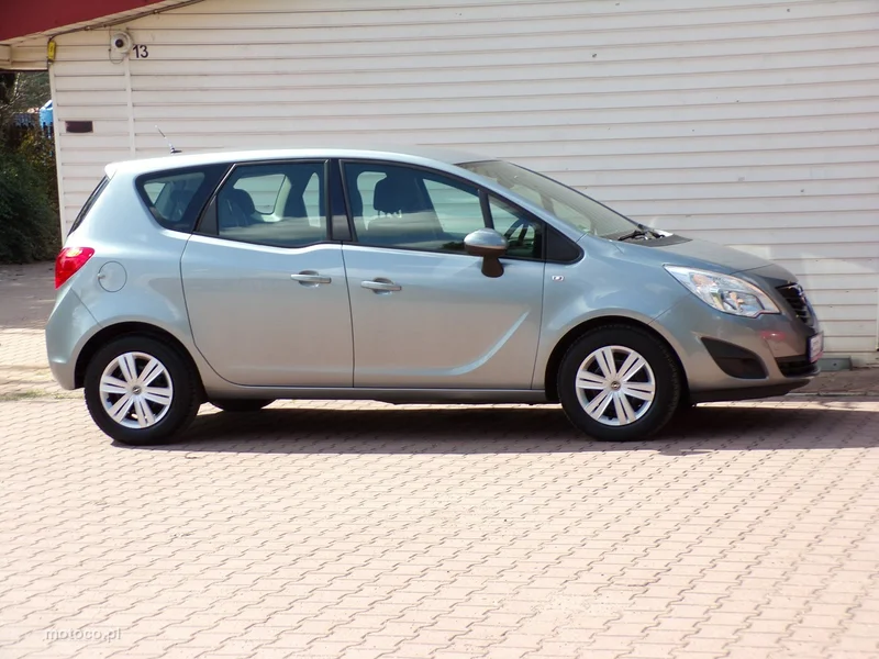 Opel Meriva B 8
