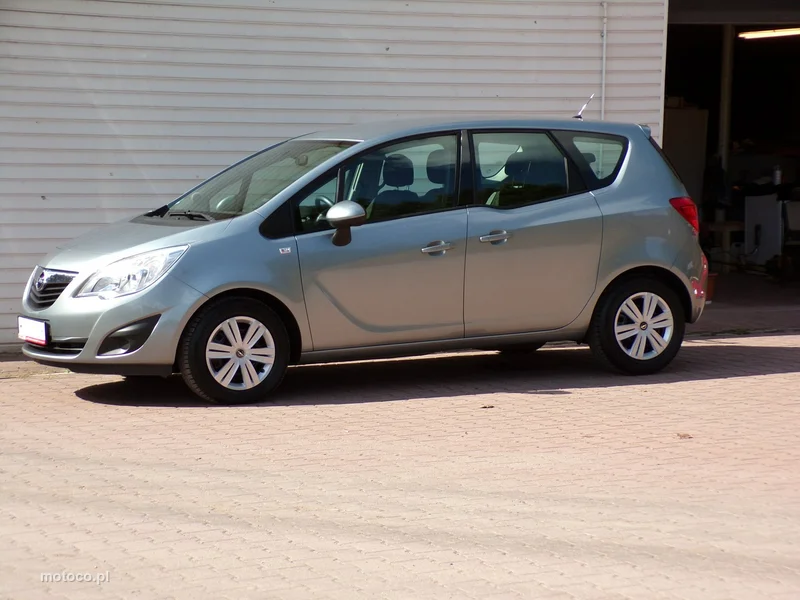 Opel Meriva B 9