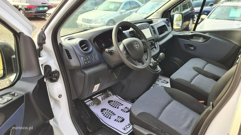 Opel Vivaro 10