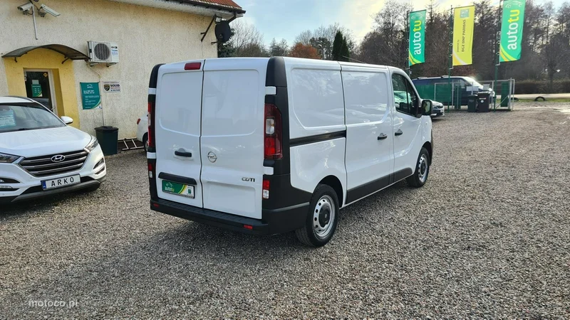 Opel Vivaro 4