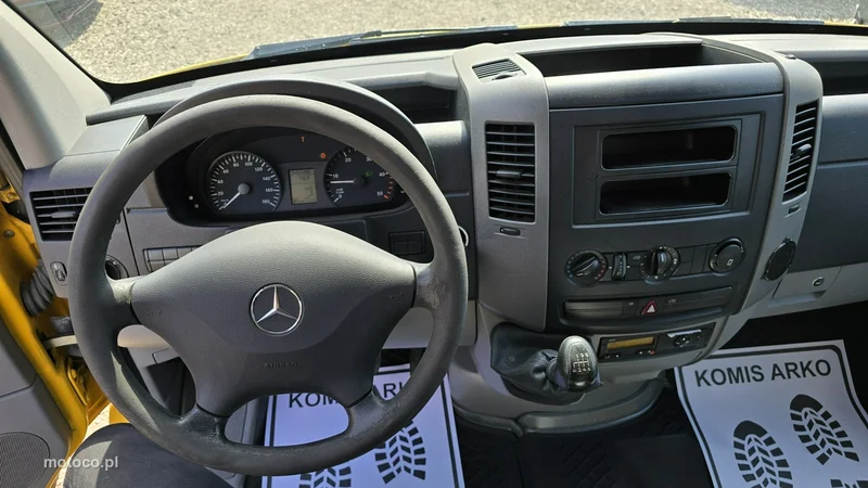 Mercedes-Benz Sprinter 10
