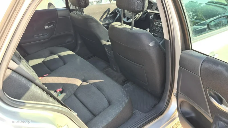 Renault Laguna II 13