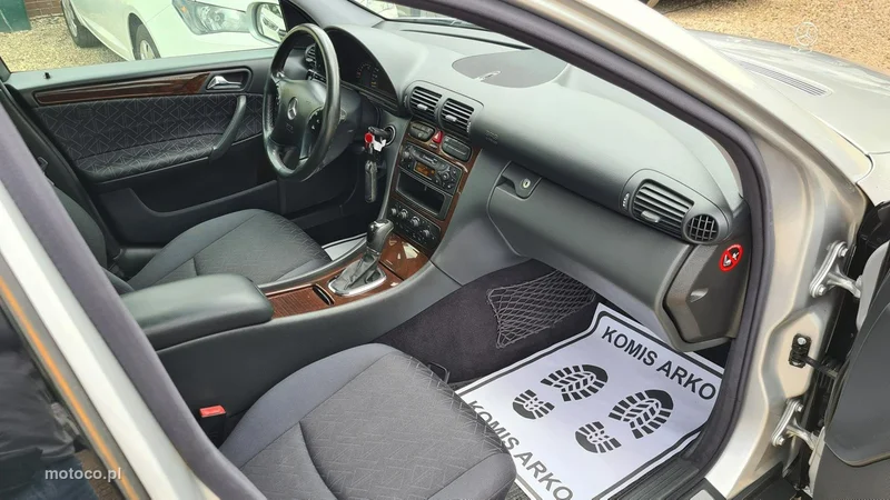 Mercedes-Benz Klasa C W203 C 180 12