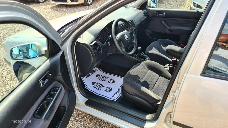 Volkswagen Golf IV 9