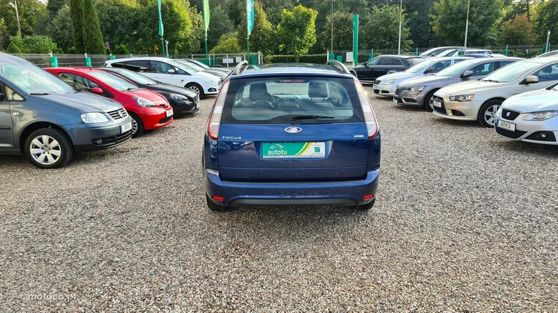 Ford Focus II 8
