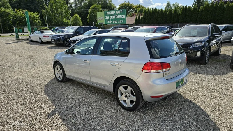 Volkswagen Golf VI 2