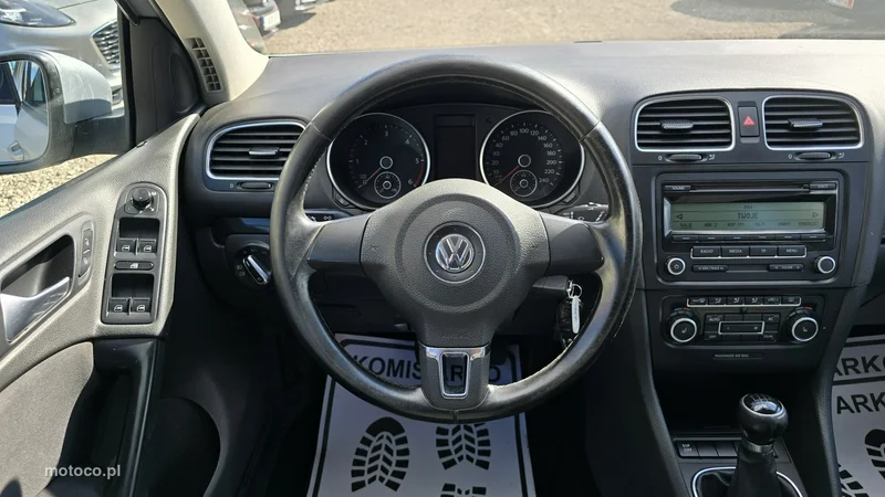 Volkswagen Golf VI 12