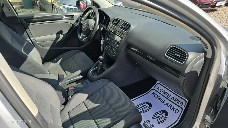 Volkswagen Golf VI 13