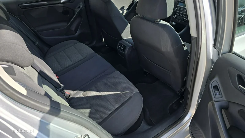 Volkswagen Golf VI 14